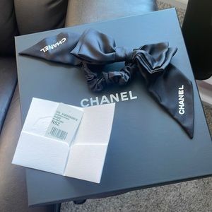 Band New Chanel scrunchie